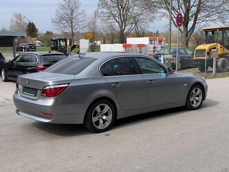 Gebraucht BMW 525 218 PS (160 kW) 2005 Grau Limousine