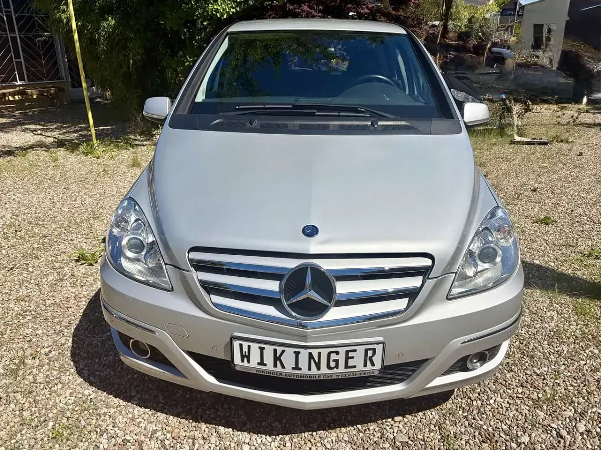 Gebraucht Mercedes B180 116 PS (85 kW) 2010 Polarsilber  metalliclack Van / Kleinbus