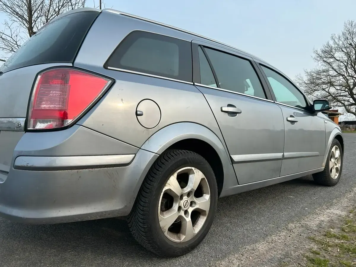 Brugt Opel Astra 105 HK (77 kW) 2004 Sølv Stationcar