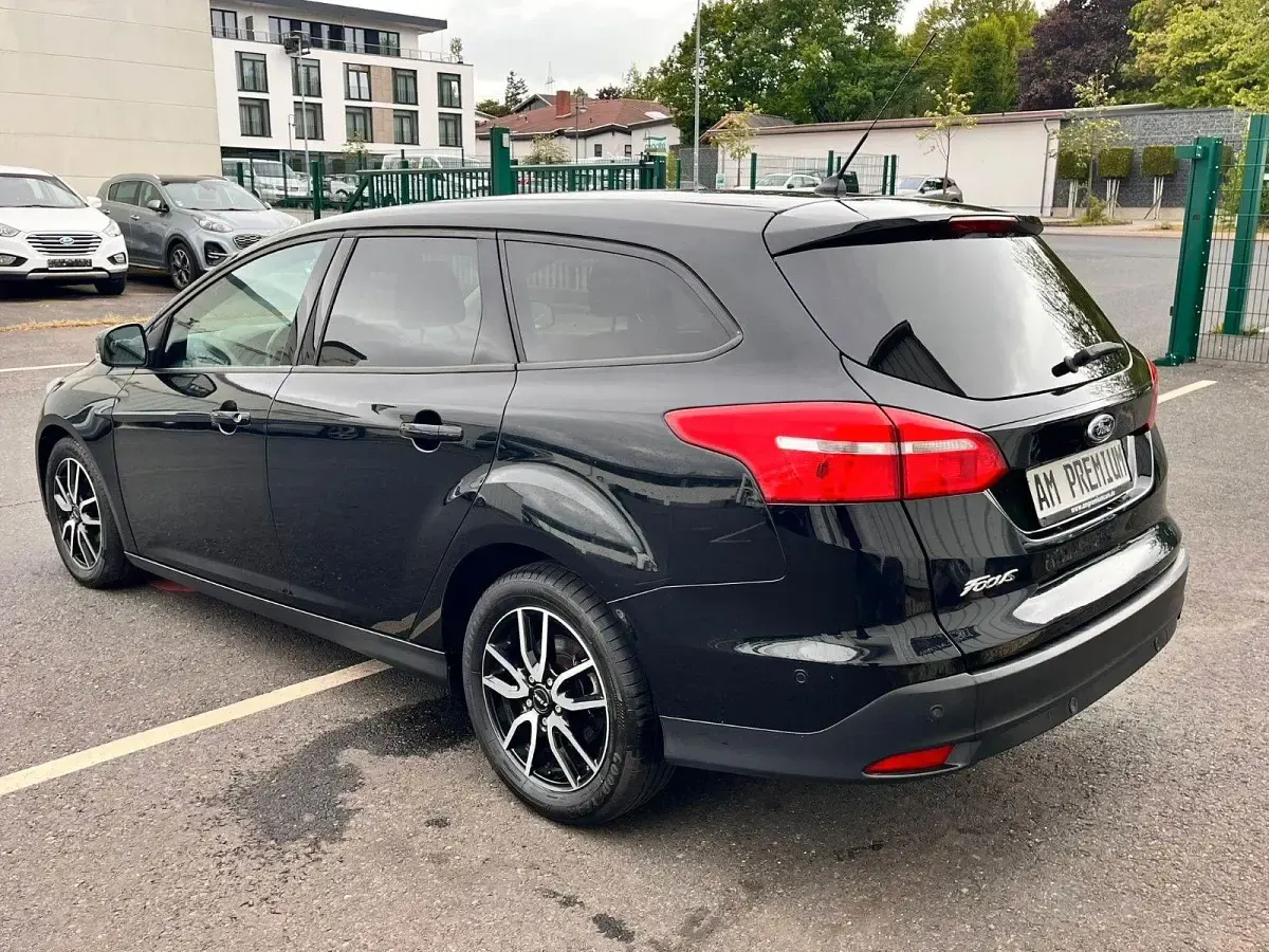 Gebraucht Ford Focus Business Edition 120 PS (88 kW) 2017 Schwarz Kombi