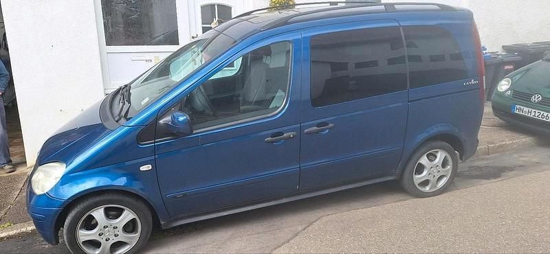 Blau Gebraucht 2004 Mercedes Vaneo Van / Kleinbus | 1.000 € (Superpreis) - Bild 1/4