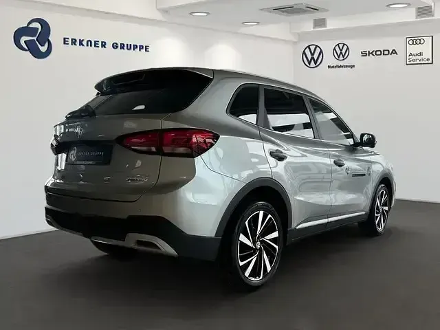 Gebraucht MG ZS Luxury 197 PS (144 kW) 2026 Cosmic silver SUV