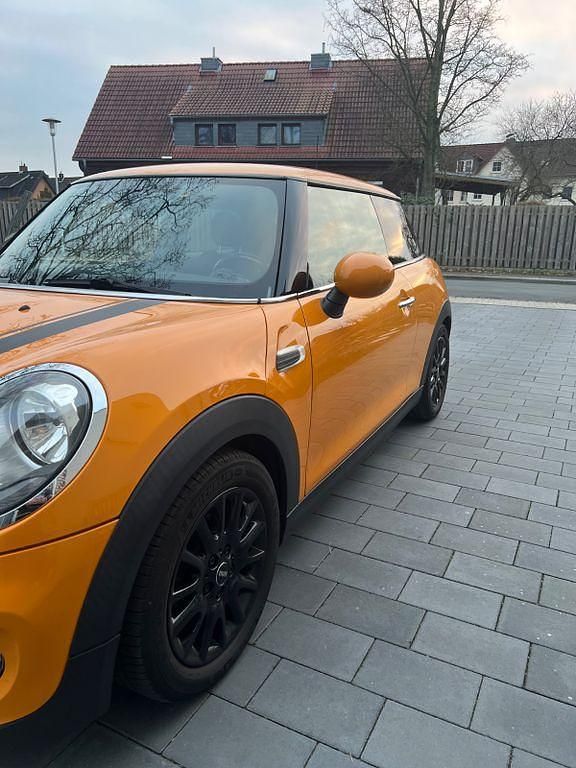 Gebraucht Mini Cooper 95 PS (69 kW) 2015 Orange Kleinwagen