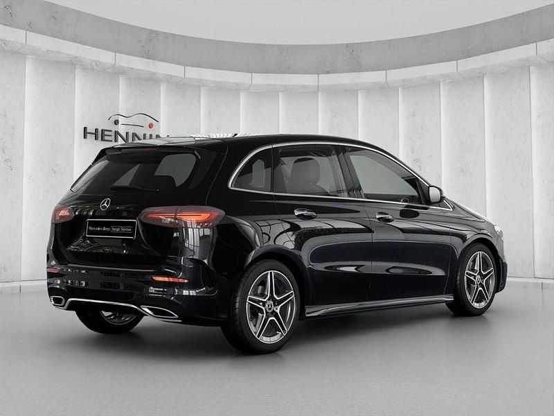 Gebraucht Mercedes B180 AMG 136 PS (100 kW) 2024 Schwarz Van / Kleinbus