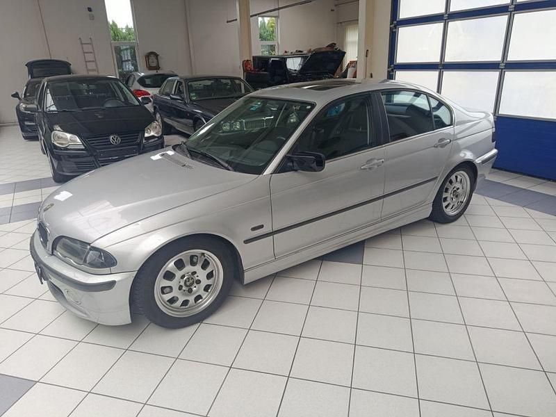 Silber Gebraucht 1999 BMW 328 Performance Limousine | 9.990 € (Teuer) - Bild 1/4