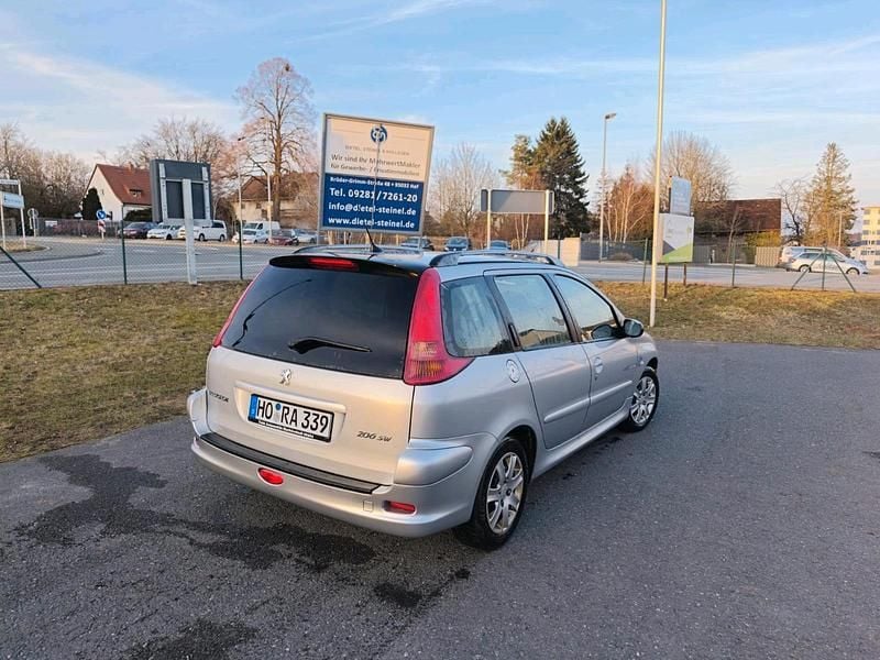 Gebraucht Peugeot 206 90 PS (66 kW) 2003 Silber Kombi