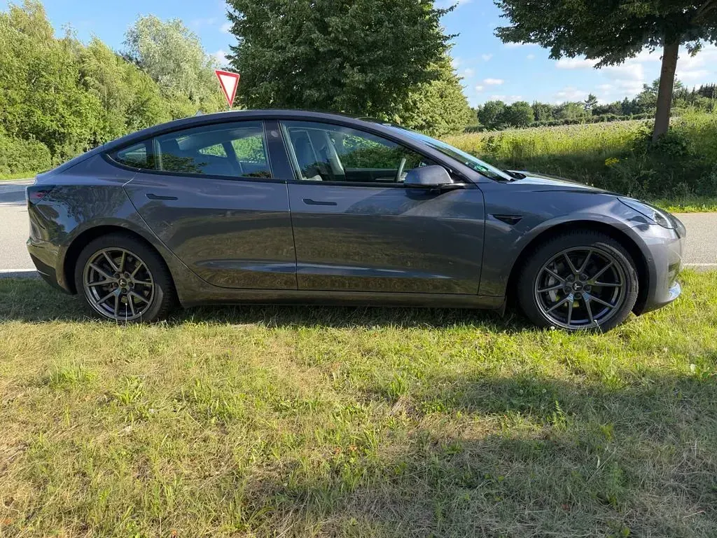 Gebraucht Tesla Model 3 Standard Range 239 kW (325 PS) 2021 Schwarz Limousine