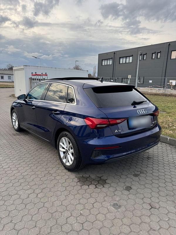 Gebraucht Audi A3 Ambiente 150 PS (110 kW) 2021 Blau Limousine