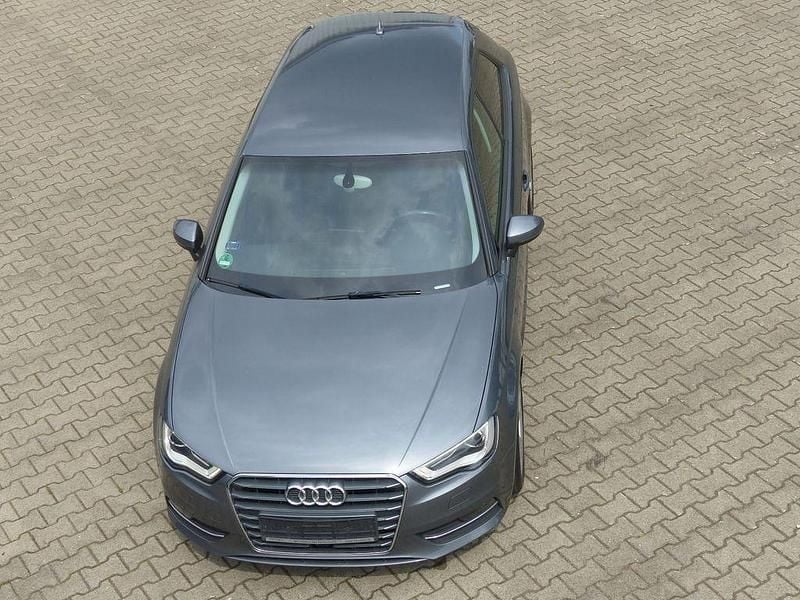 Grau Gebraucht 2013 Audi A3 Ambition Limousine | 9.480 € (Etwas zu teuer) - Bild 1/4