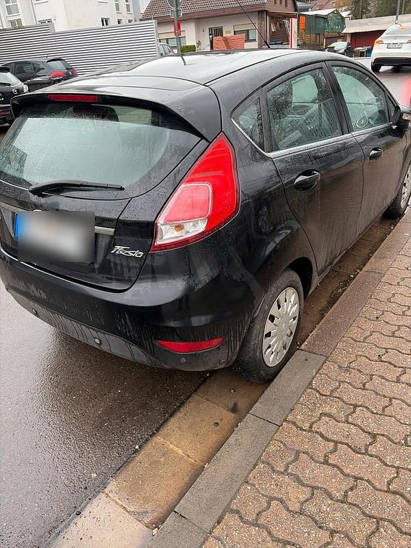 Gebraucht Ford Fiesta 100 PS (73 kW) 2013 Schwarz Kleinwagen
