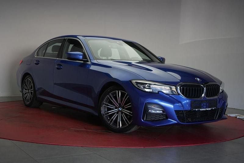 Blau Gebraucht 2020 BMW 320 M Sport Limousine | 26.490 € (Guter Preis) - Bild 1/4