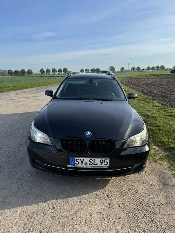 Gebraucht BMW 525 197 PS (144 kW) 2008 Schwarz Kombi