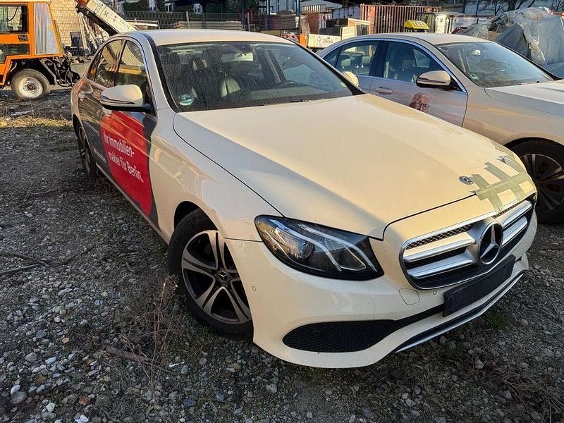 Gebraucht Mercedes E200 150 PS (110 kW) 2019 Beige Limousine