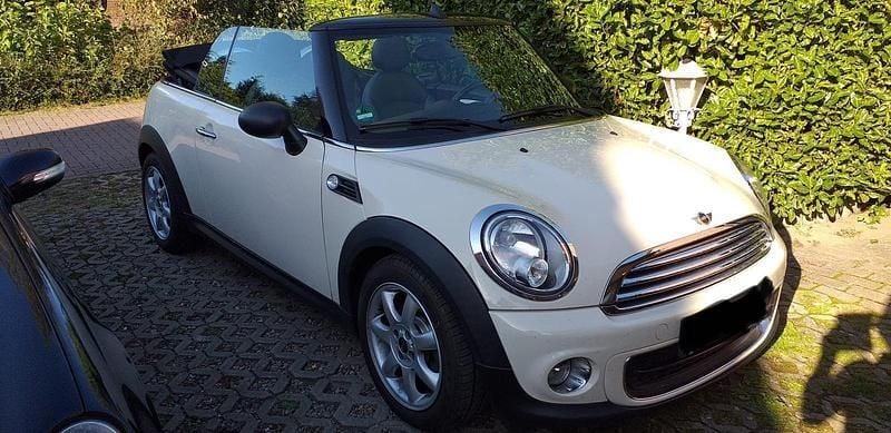 Weiß Gebraucht 2012 Mini One Cabriolet Cabrio | 6.900 € (Fairer Preis) - Bild 1/4