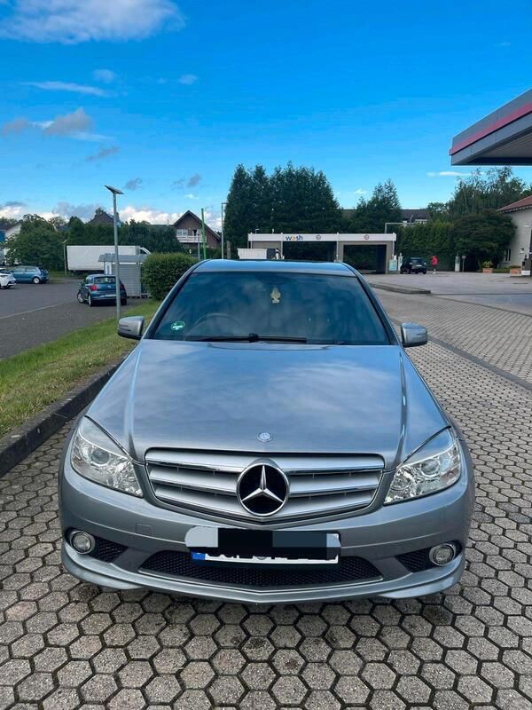Grau Gebraucht 2009 Mercedes C220 AMG Limousine | 6.500 € (Superpreis) - Bild 1/4