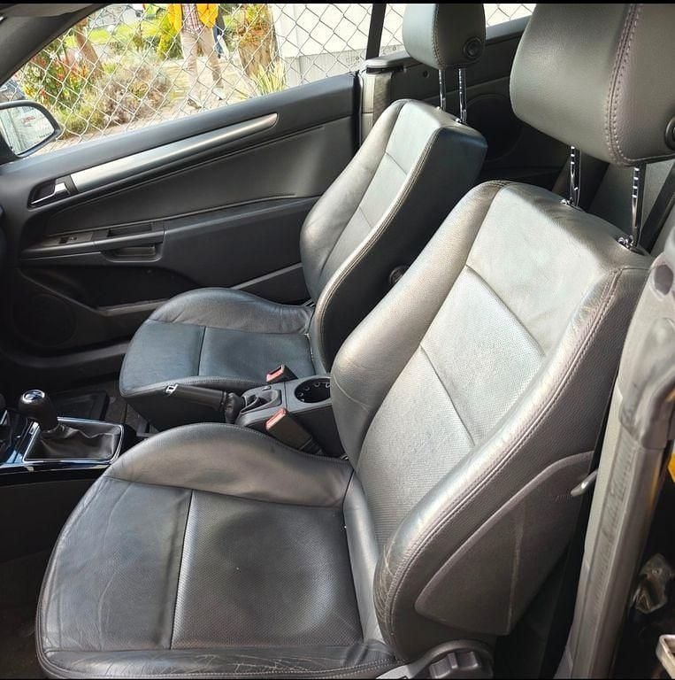 Gebraucht Opel Astra Cabriolet Edition 140 PS (102 kW) 2010 Schwarz Cabrio