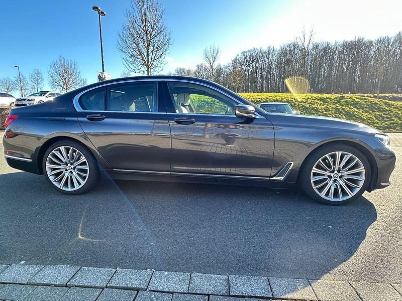 Gebraucht BMW 730 Performance 265 PS (194 kW) 2016 Grau Limousine