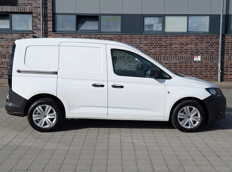 Gebraucht VW Caddy 75 PS (55 kW) 2022 Weiß Van / Kleinbus
