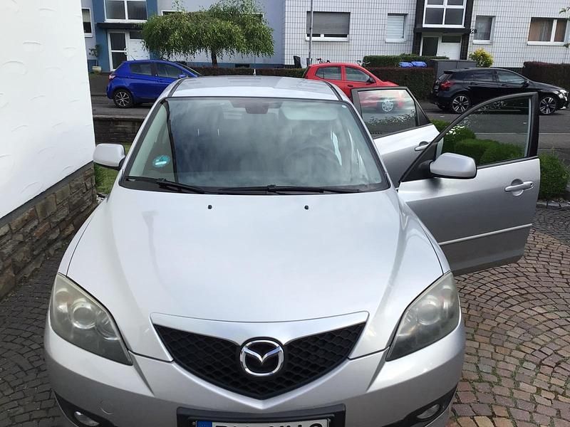 Silber Gebraucht 2007 Mazda 3 Limousine | 2.850 € (Fairer Preis) - Bild 1/4