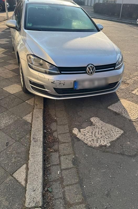 Silber Gebraucht 2013 VW Golf VII Highline Kombi | 4.900 € (Superpreis) - Bild 1/4