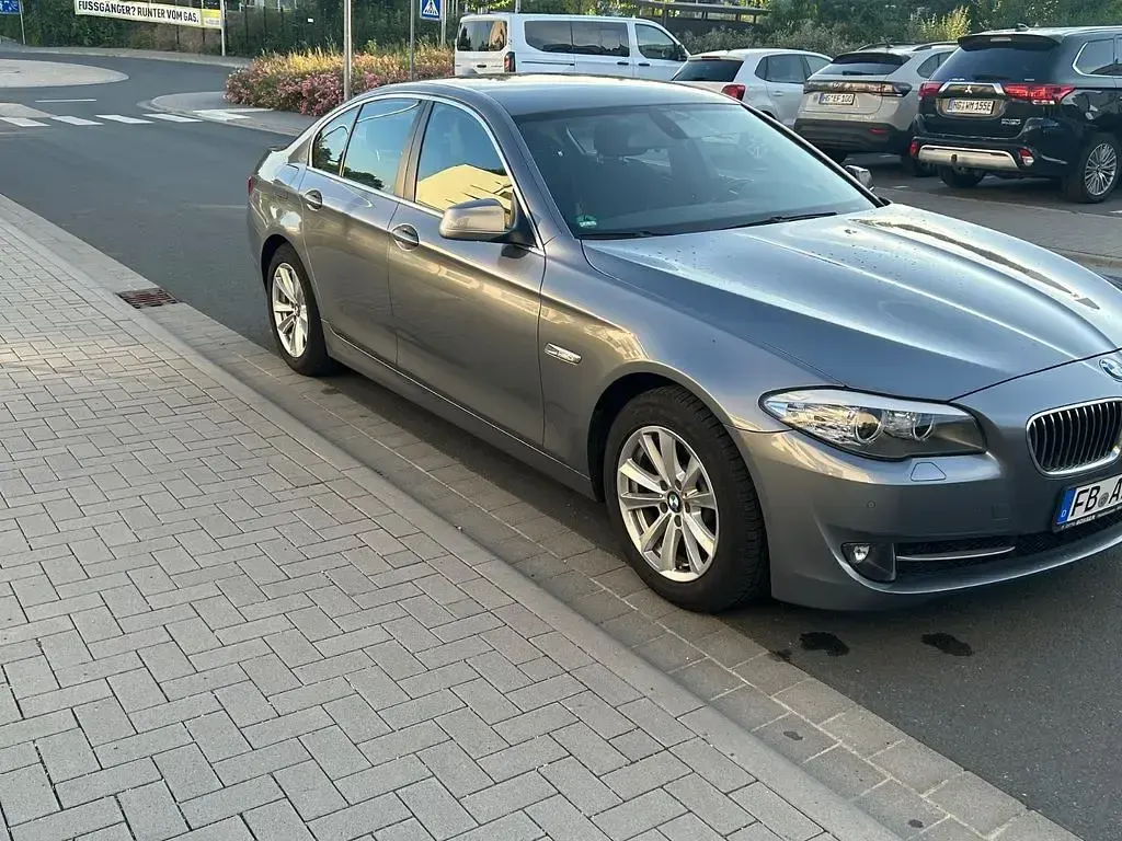 Gebraucht BMW 523 204 PS (150 kW) 2011 Grau Limousine