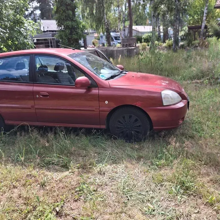 Gebraucht Kia Rio 97 PS (71 kW) 2004 Rot Limousine