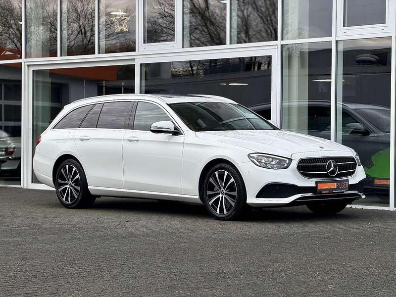 Gebraucht Mercedes E300 211 PS (155 kW) 2022 Weiß Kombi