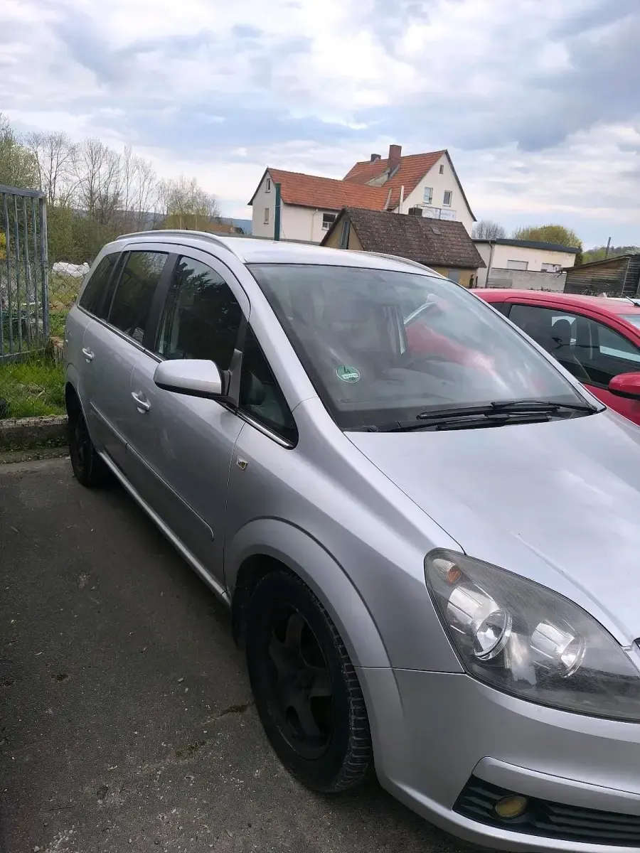 Gebraucht Opel Zafira 120 PS (88 kW) 2008 Silber Van / Kleinbus