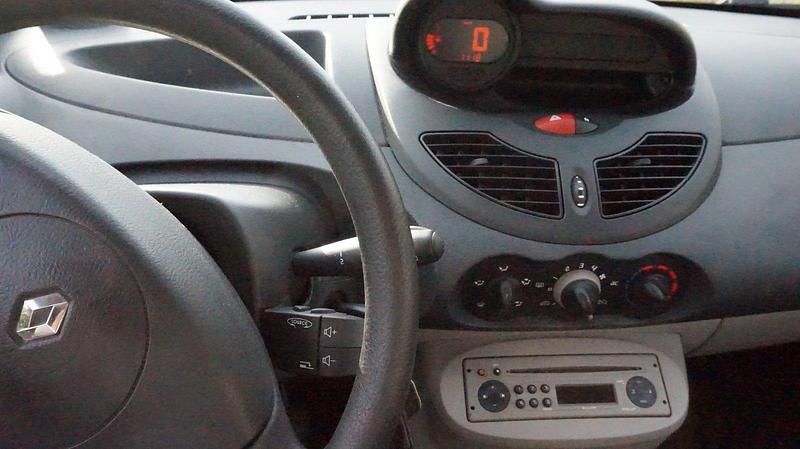Second-hand Renault Twingo 58 CP (42 kW) 2008 Hatchback