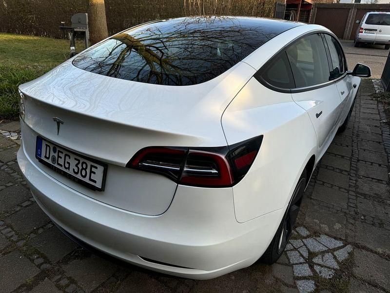 Gebraucht Tesla Model 3 Long Range RWD 208 kW (283 PS) 2023 Weiß Limousine