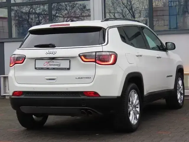 Käytetty Jeep Compass 150 HP (110 kW) 2021 Valkoinen Katumaasturi