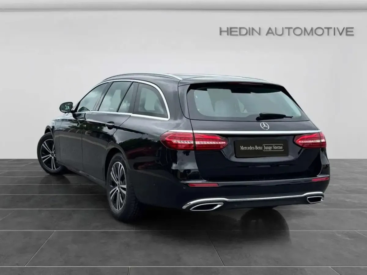 Gebraucht Mercedes E220 Avantgarde 200 PS (147 kW) 2023 Schwarz Limousine