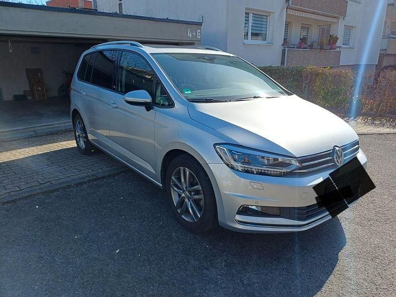 Gebraucht VW Touran Edition 150 PS (110 kW) 2018 Silber Van / Kleinbus