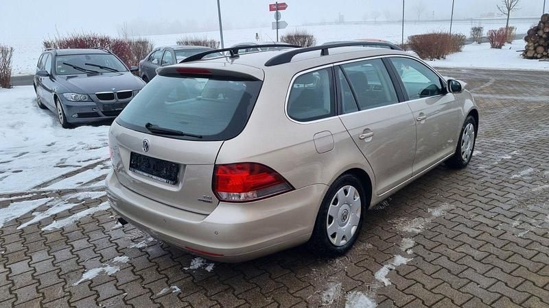 Gebraucht VW Golf VII Comfortline 105 PS (77 kW) 2013 Silber Kombi