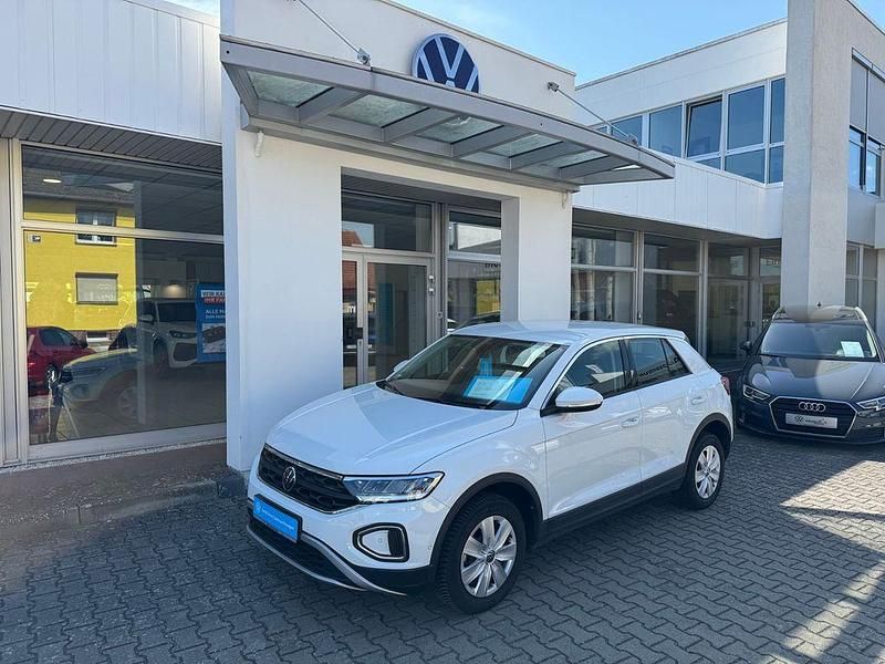 Gebraucht VW T-Roc Basis 110 PS (80 kW) 2022 Pure white (metallic) SUV