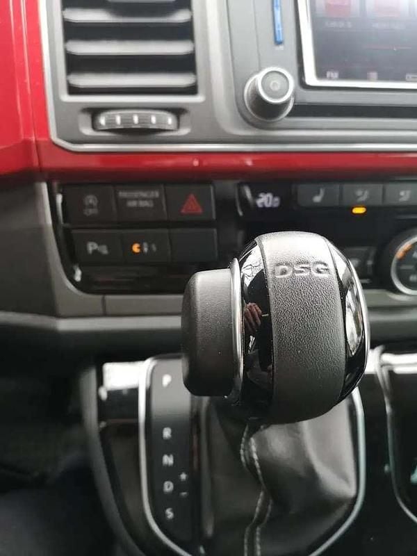 Gebraucht VW T6 Generation Six 204 PS (150 kW) 2016 Rot Van