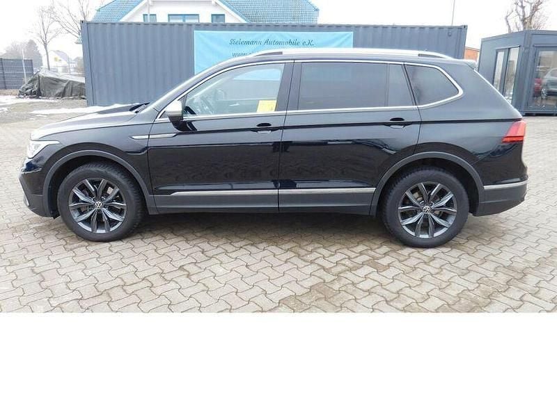 Gebraucht VW Tiguan Allspace Life 190 PS (139 kW) 2023 Deepblackperleffektmet c9x (schwarz)schwarz SUV