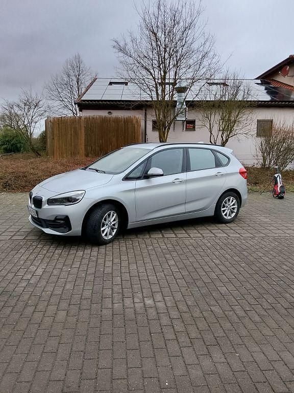 Gebraucht BMW 218 Active Tourer 150 PS (110 kW) 2020 Silber Van / Kleinbus