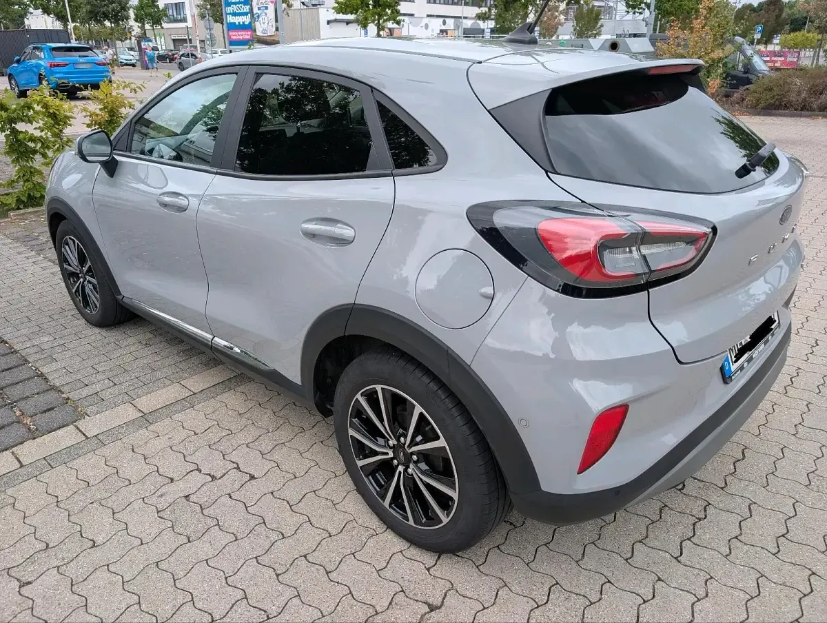 Gebraucht Ford Puma Titanium 125 PS (91 kW) 2020 Grau SUV