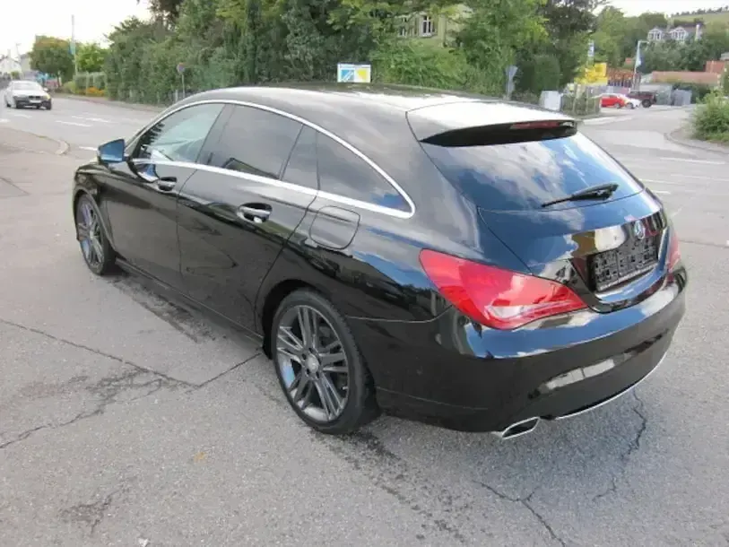 Gebraucht Mercedes CLA220 Shooting Brake 177 PS (130 kW) 2015 Kosmosschwarz Kombi