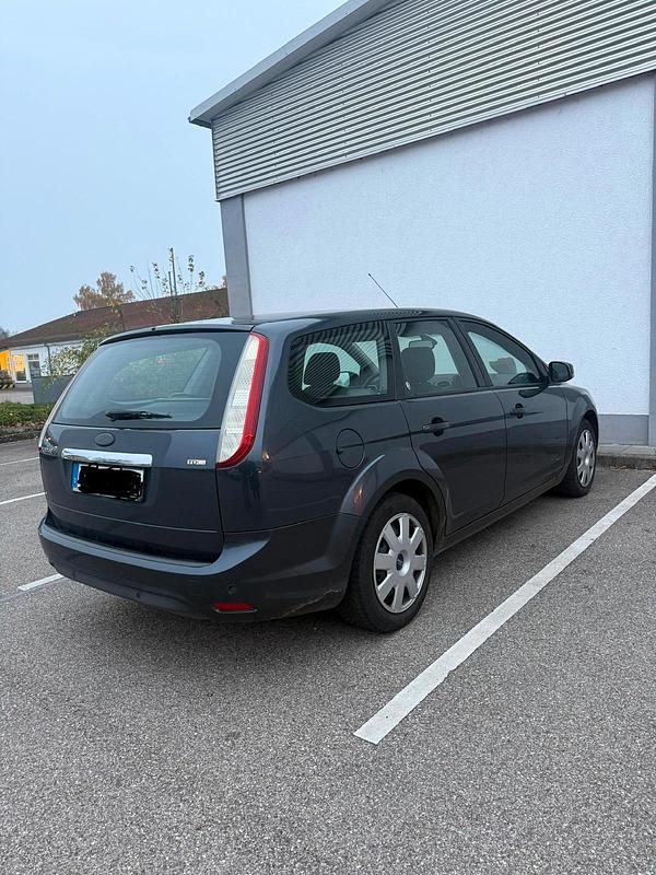 Andere farben Gebraucht 2008 Ford Focus Ghia Kombi | 1.700 € (Fairer Preis) - Bild 1/4