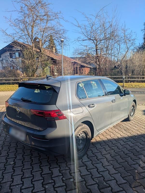 Grau Gebraucht 2020 VW Golf VIII Kleinwagen | 19.300 € (Guter Preis) - Bild 1/4