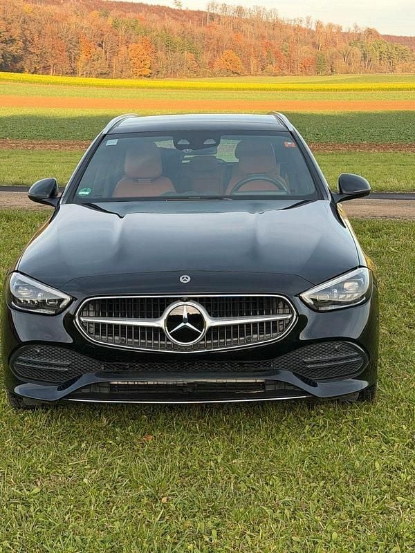 Schwarz Gebraucht 2023 Mercedes C300e Kombi | 41.500 € (Etwas zu teuer) - Bild 1/4