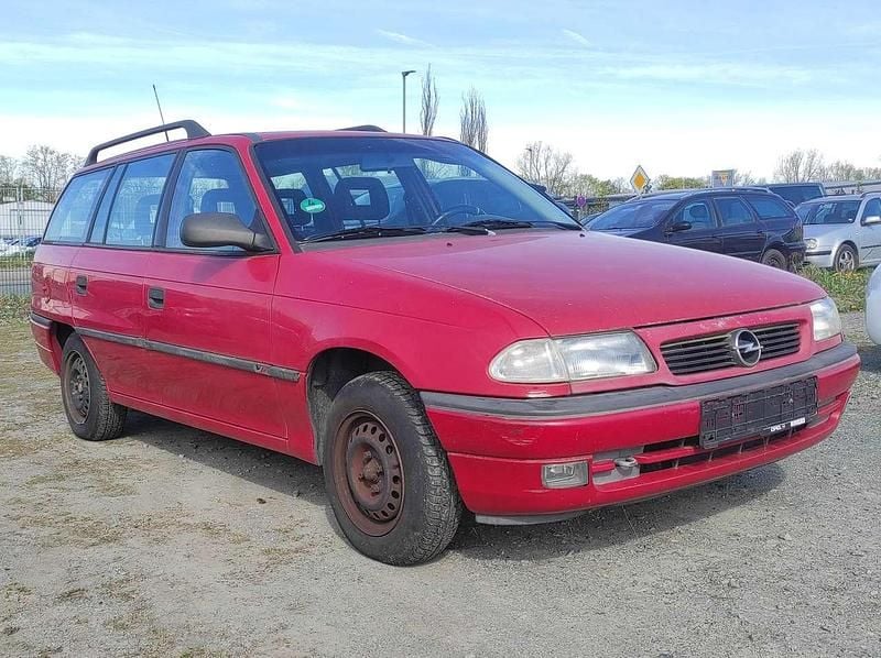 Gebraucht Opel Astra 75 PS (55 kW) 1997 Rot Kombi