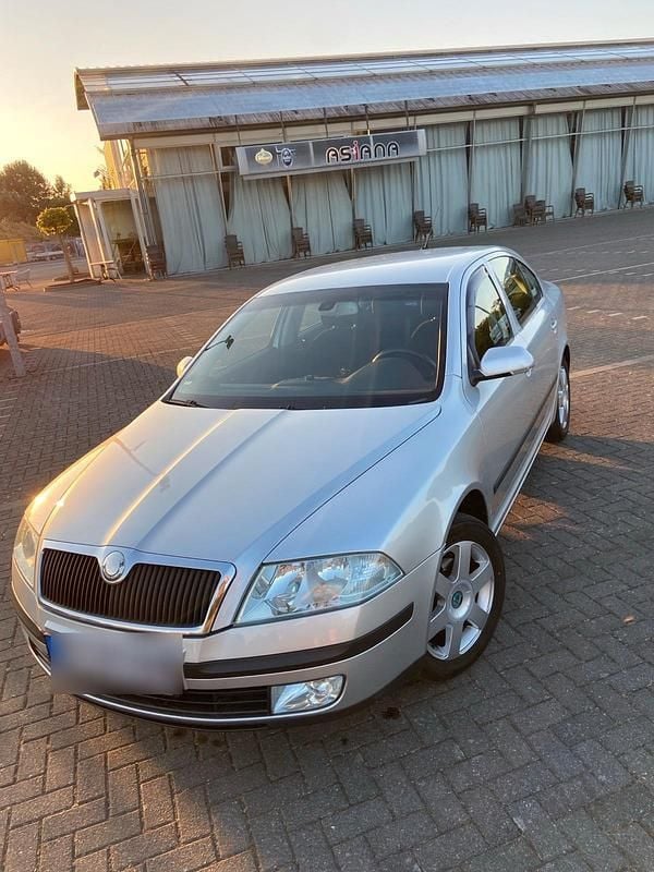 Silber Gebraucht 2007 Skoda Octavia Limousine | 3.900 € (Fairer Preis) - Bild 1/4