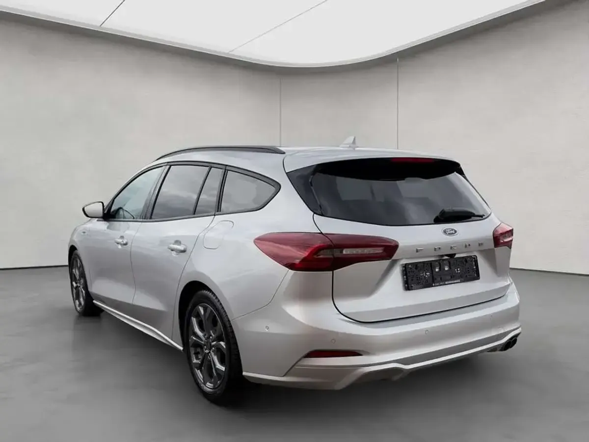 Gebraucht Ford Focus ST-Line X 155 PS (114 kW) 2025 Moondust silber metallic Kombi