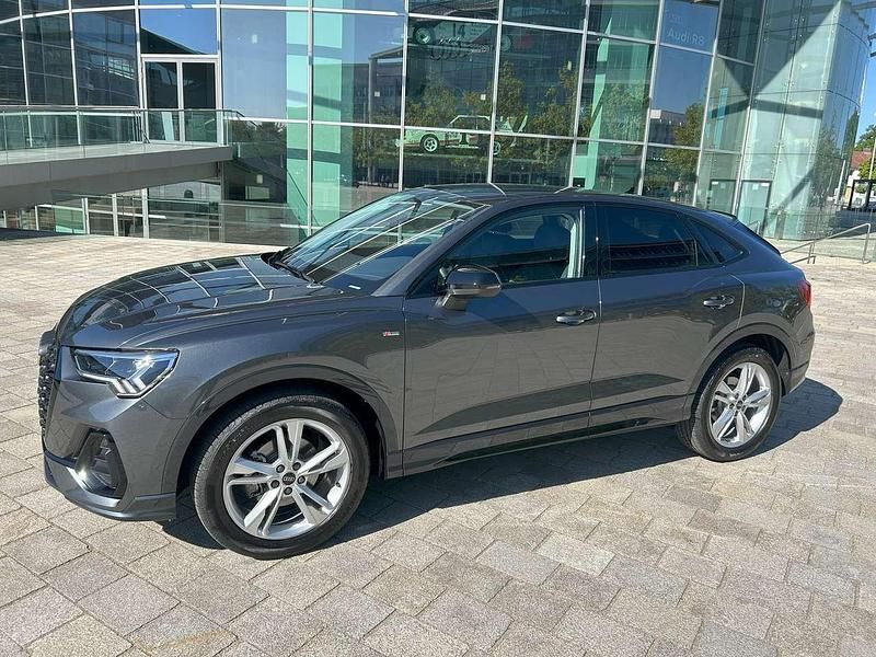 Grau Gebraucht 2024 Audi Q3 Sportback S-Line SUV | 39.990 € (Fairer Preis) - Bild 1/4
