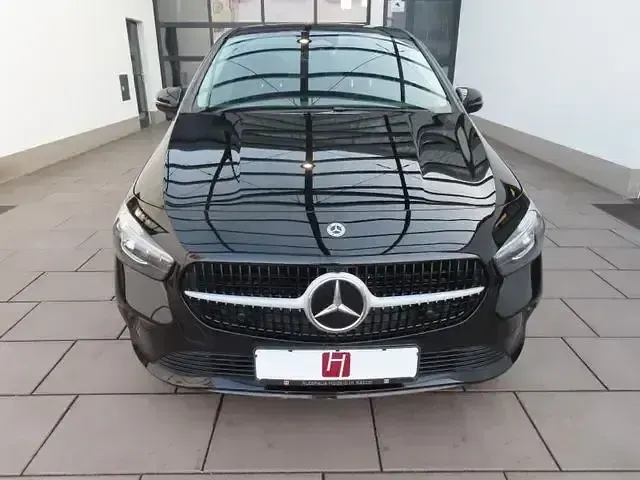 Używany Mercedes B250e 218 KM (160 kW) 2023 Andere Minivan