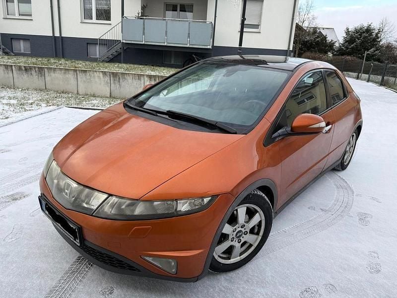 Orange Gebraucht 2008 Honda Civic Executive Limousine | 6.900 € (Etwas zu teuer) - Bild 1/4