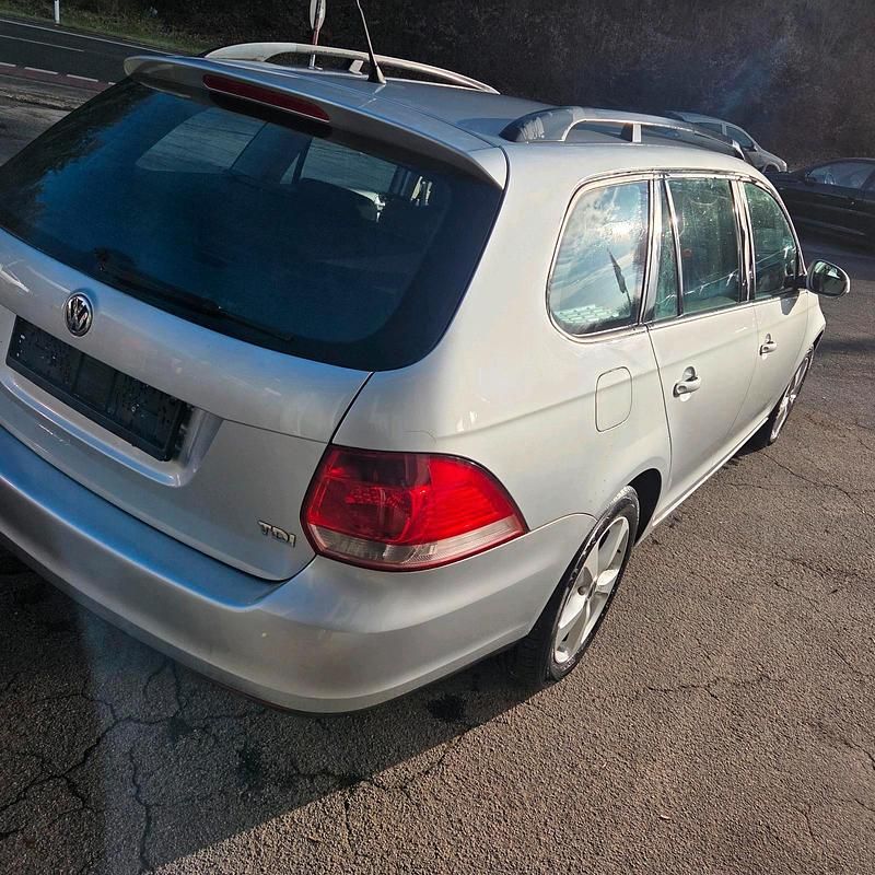 Gebraucht VW Golf V 105 PS (77 kW) 2008 Silber Kombi